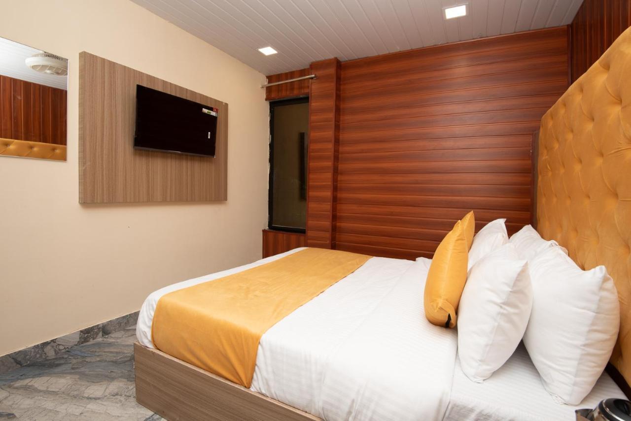 Hotel Priceless Suite Bombay Exhibition Centre Goregaon West Mumbai Exterior photo