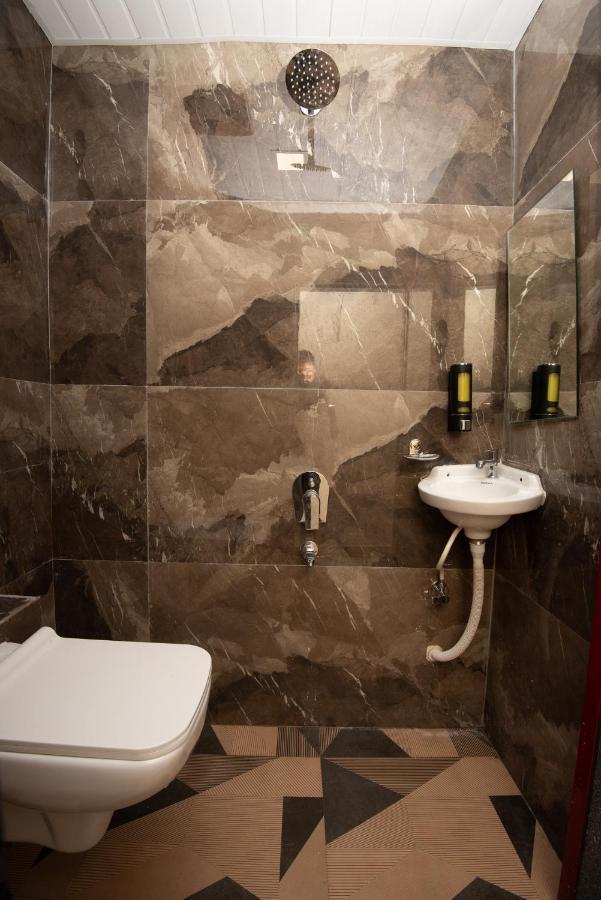 Hotel Priceless Suite Bombay Exhibition Centre Goregaon West Mumbai Exterior photo