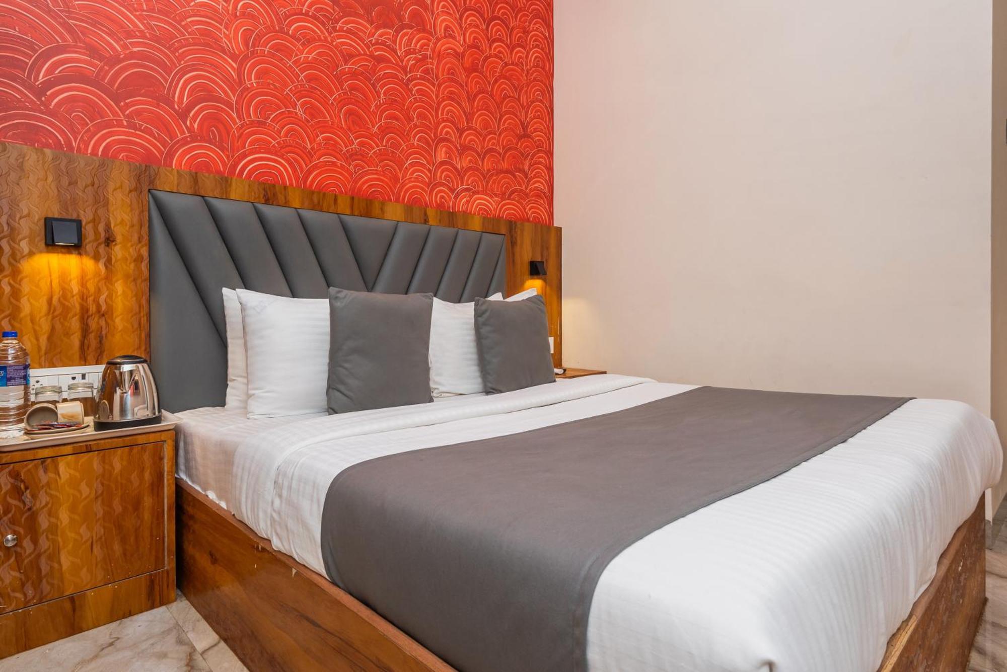 Hotel Priceless Suite Bombay Exhibition Centre Goregaon West Mumbai Exterior photo