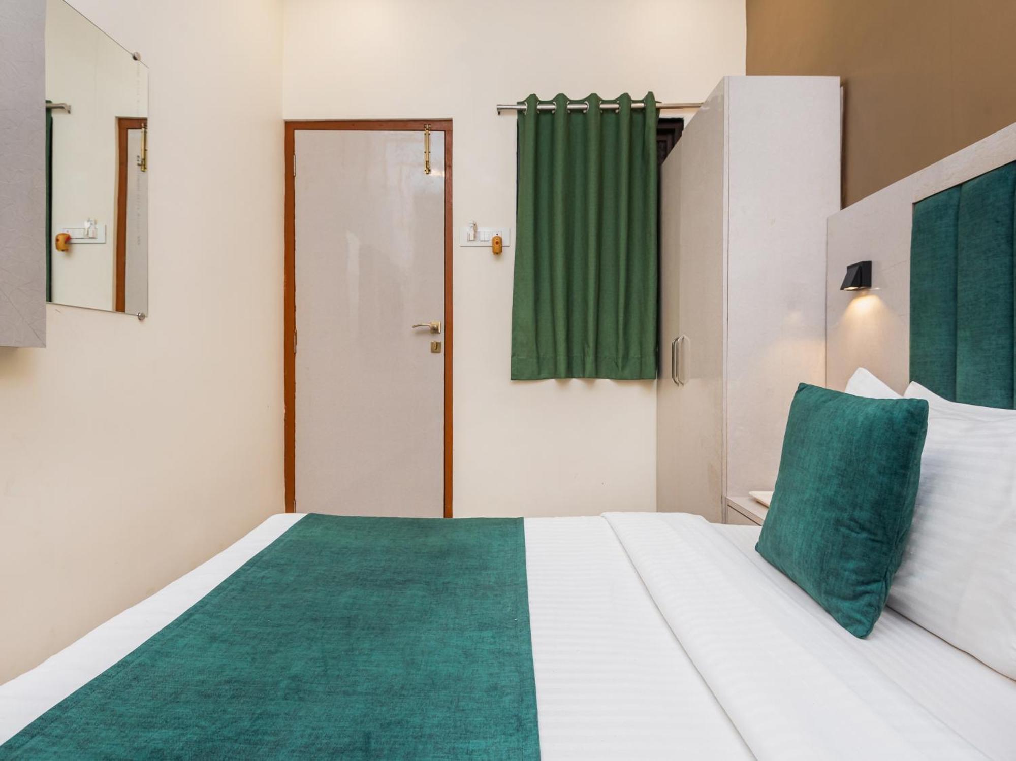 Hotel Priceless Suite Bombay Exhibition Centre Goregaon West Mumbai Exterior photo