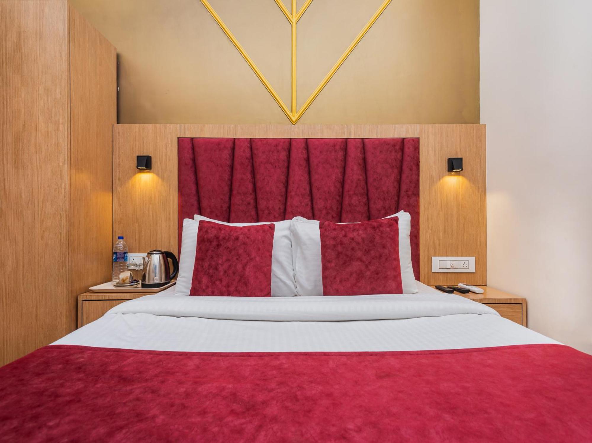 Hotel Priceless Suite Bombay Exhibition Centre Goregaon West Mumbai Exterior photo